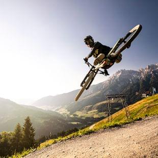 Biker im Leoganger Bikepark Biker im Leoganger Bikepark